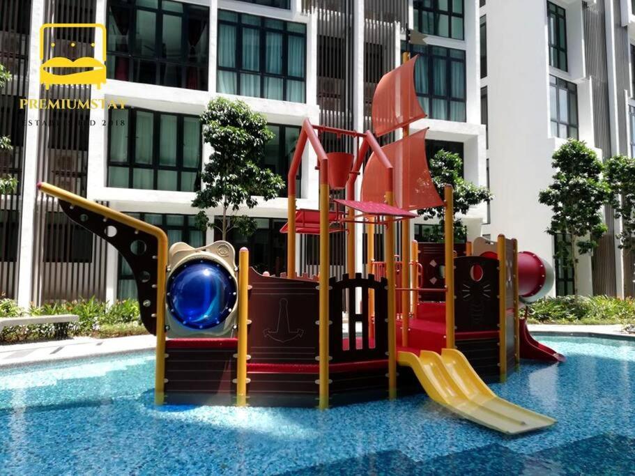 H2O Retreat Studio Home 5Min To Lrt By Premium Stay Петалинг-Джая Экстерьер фото