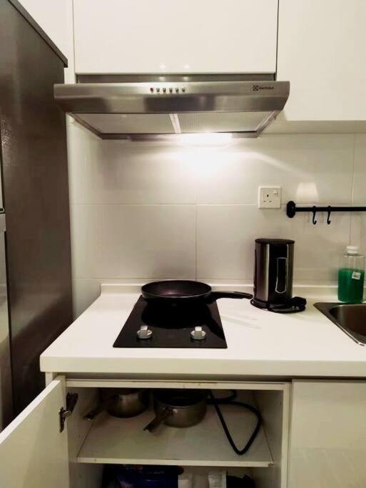 H2O Retreat Studio Home 5Min To Lrt By Premium Stay Петалинг-Джая Экстерьер фото