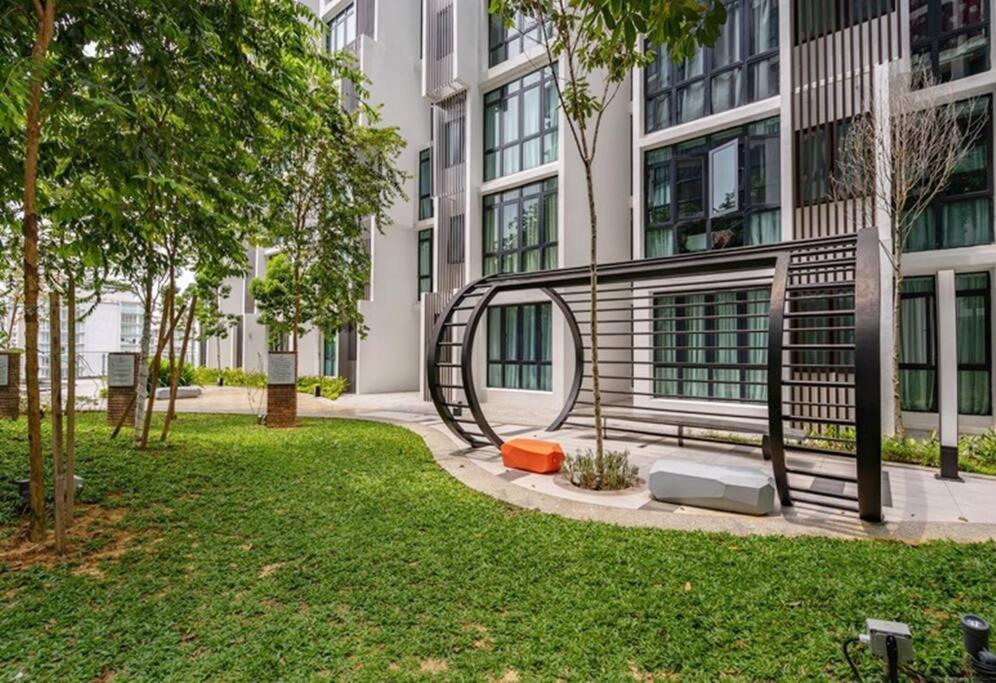 H2O Retreat Studio Home 5Min To Lrt By Premium Stay Петалинг-Джая Экстерьер фото